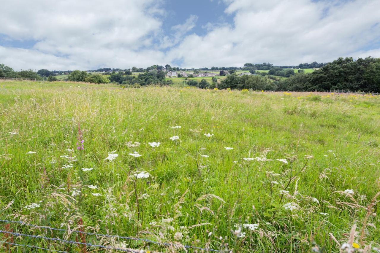 Look At The Views - Huddersfield Haven Sleeps 6 Apartment Exterior photo